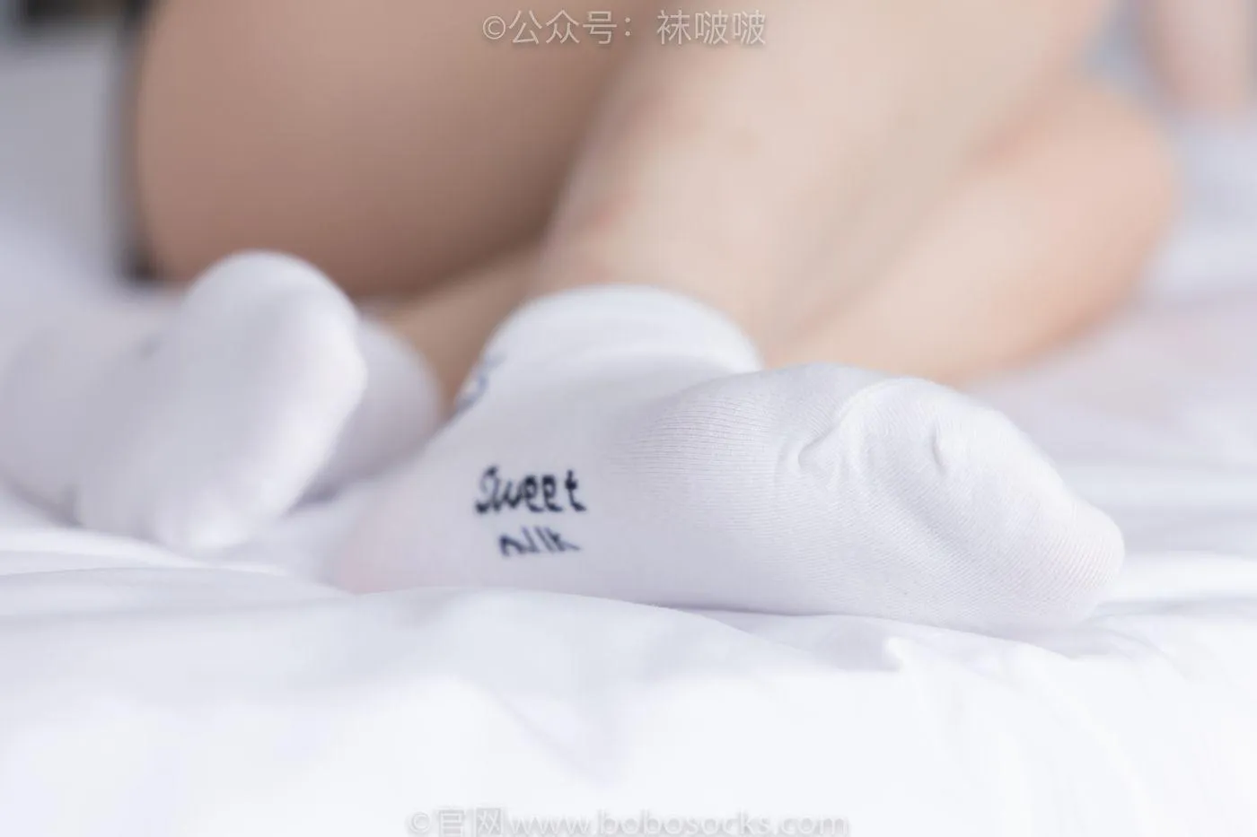 [BoBoSocks袜啵啵]NO.036 菠萝-帆布鞋、白棉袜、裸足 [138P]插图2